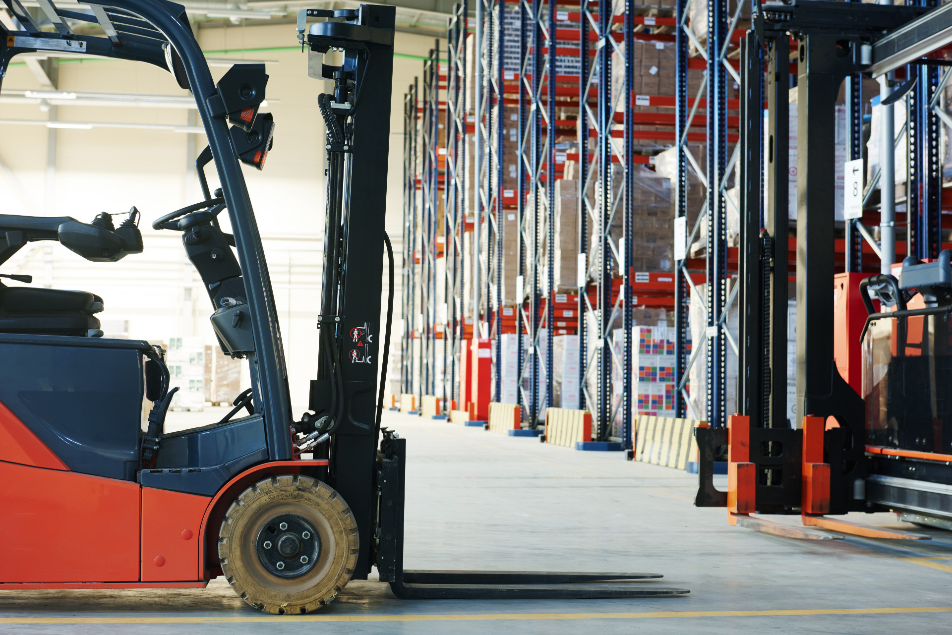Four Benefits of Using a Cross-Dock Warehouse in Sumner, WA